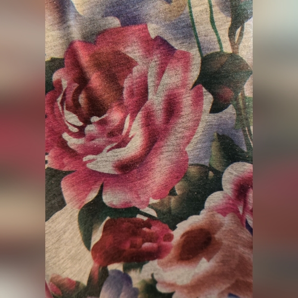 LuLaRoe Lynnae - Picture 2 of 5